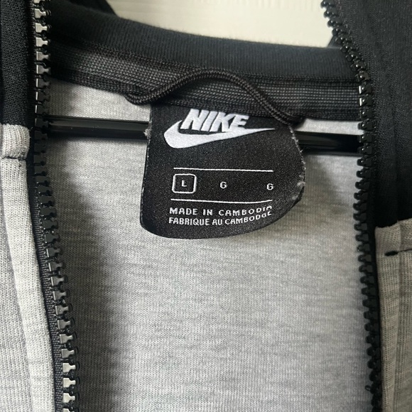 Men’s Nike Tech Fleece | Size Medium - Picture 3 of 7